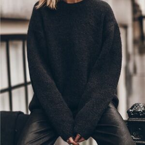 NWT Mikuta THE BLACK FLUFFY ALPACA KNIT SWEATER